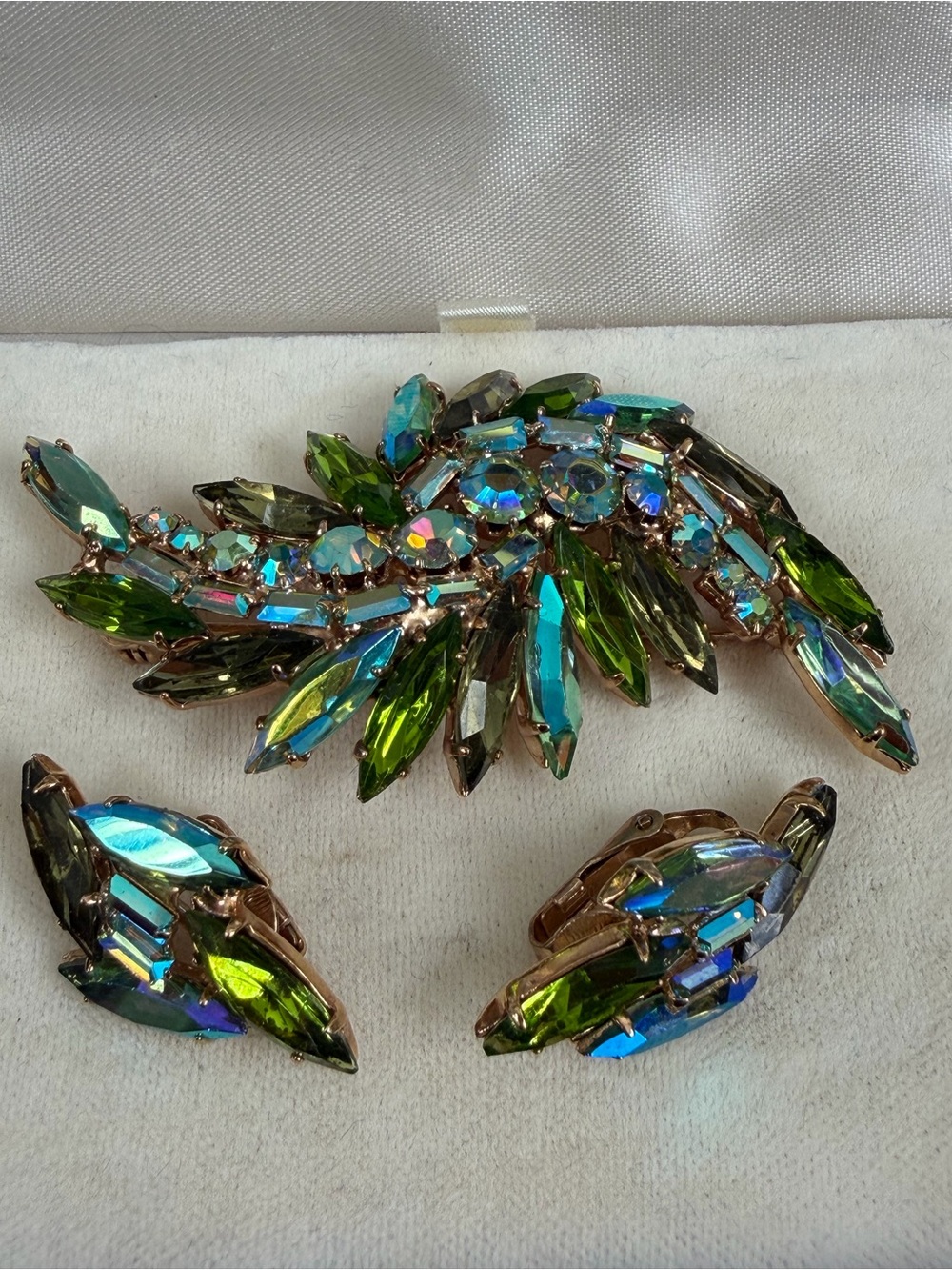 Glowy Green AB Crystal Leaf Brooch Set